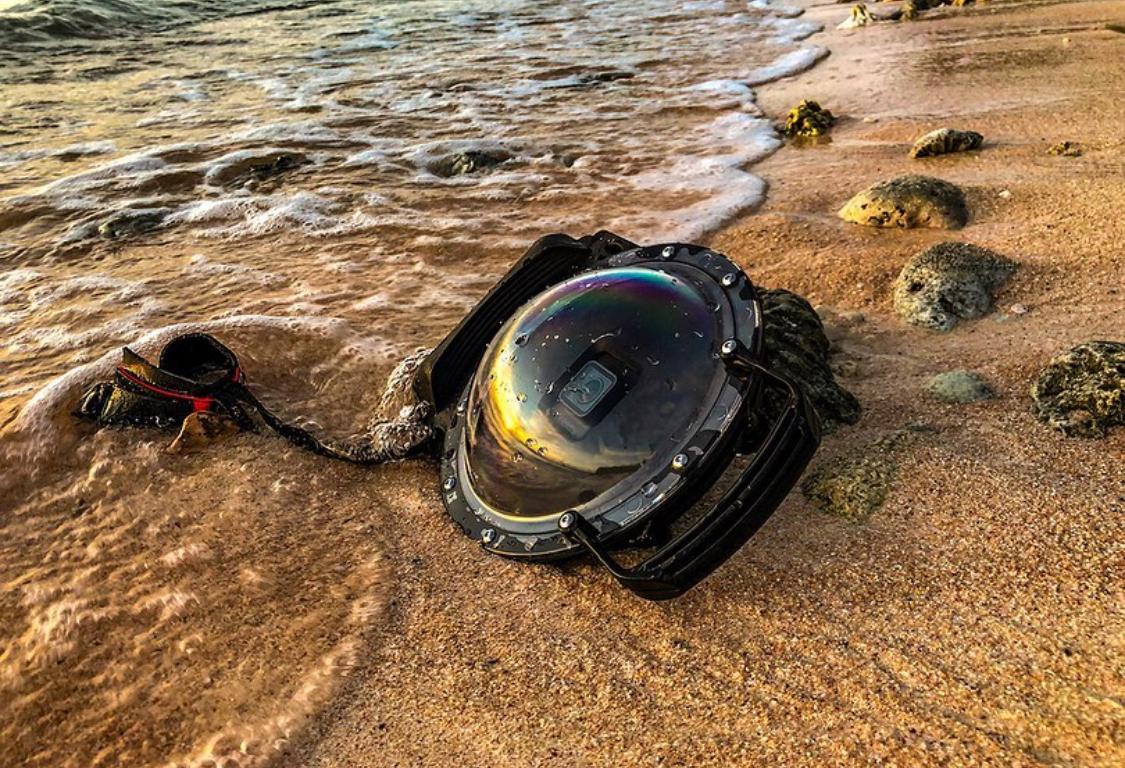 The Ultimate Guide to Waterproof Phone Cases for Underwater Photography (Why a Dome Housing Like GDome Beats the Rest) - GDome